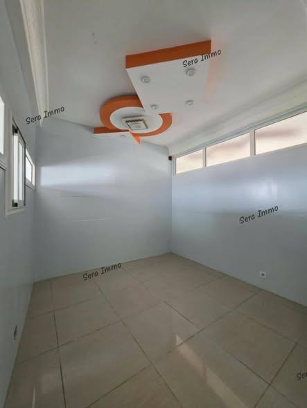 Immeuble 3 ch. à louer — Ambohitrarahaba - photo 4
