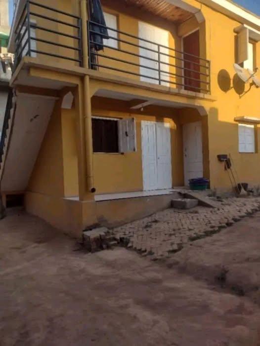 Trano Ahofa 2 ch. à louer — Ambany - photo 1