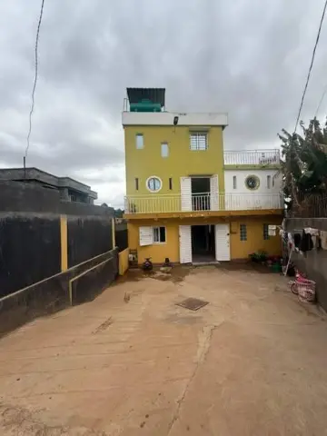 Bureau 6 ch. à vendre — Iavoloha