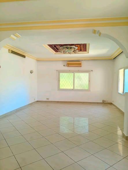 Maison 4 ch. à louer — Mahajanga - photo 2