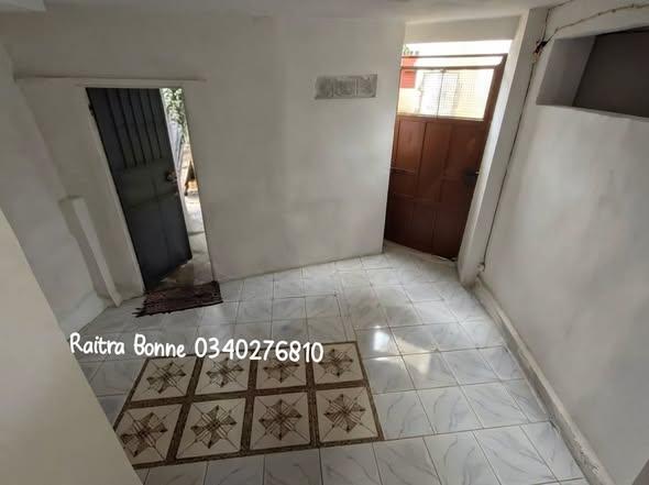 Appartement 2 ch. à louer — Alarobia - photo 1