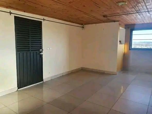 Appartement à louer — Soanierana - photo 2