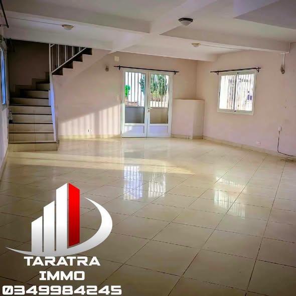 Appartement 1 ch. à louer — Ampasampito - photo 1