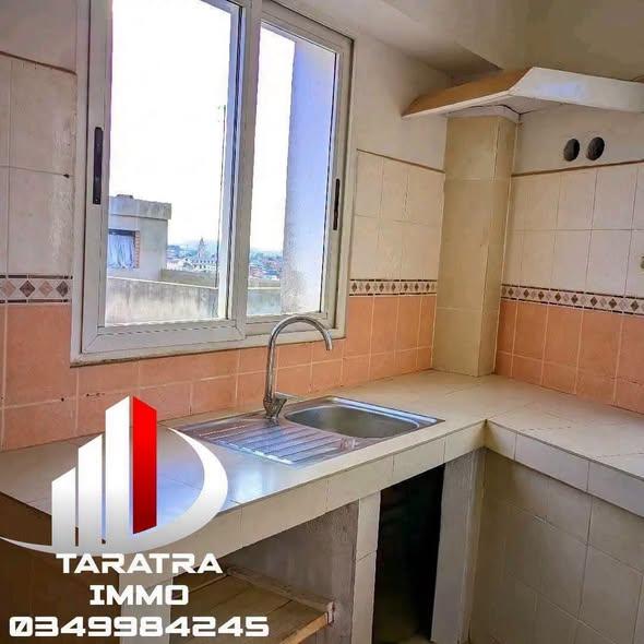 Appartement 1 ch. à louer — Ampasampito - photo 2