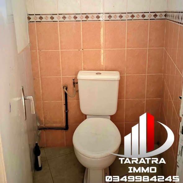 Appartement 1 ch. à louer — Ampasampito - photo 5