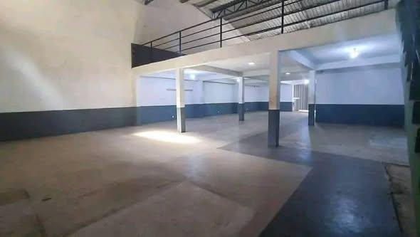 Entrepôt 407 m² à louer — Ampitatafika - photo 2