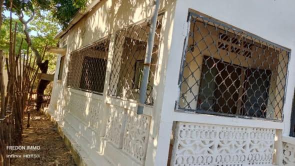 Maison 2 ch. à vendre — Mahajanga - photo 1