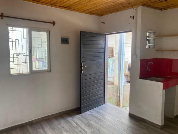 Appartement 1 ch. 16 m² à louer — Antsahabe - photo 1