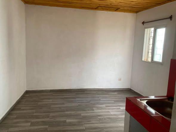 Appartement 1 ch. 16 m² à louer — Antsahabe - photo 2