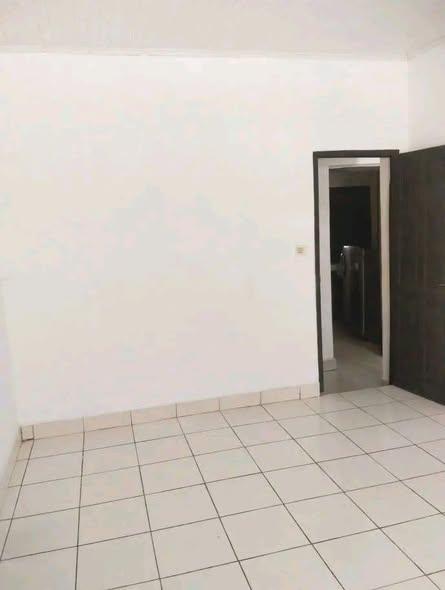 Trano Ahofa à louer — Ambatobe - photo 4