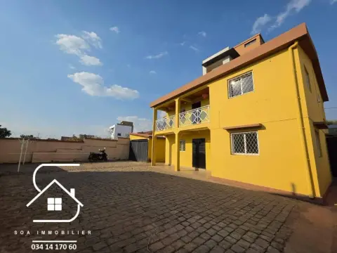 Villa F5 à étage indépendante… — 1 800 000 Ar | Fonenako