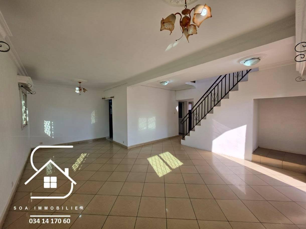 Villa F5 à étage indépendante — Imerimanjaka, Antananarivo - photo 5