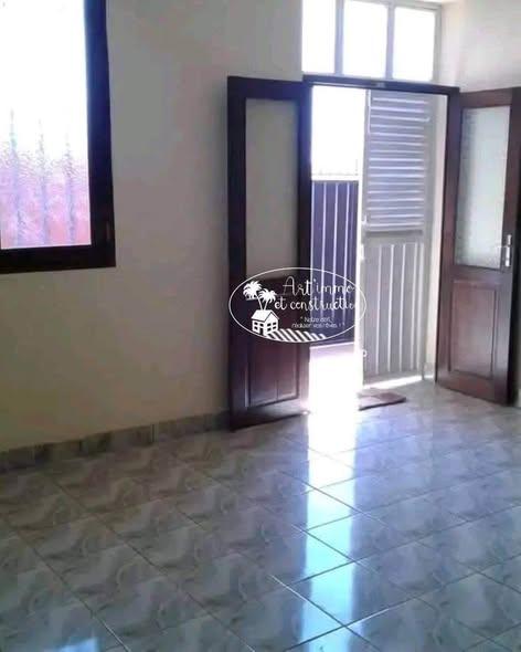 Appartement 1 ch. 18 m² à louer — Anosizato - photo 3