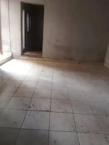 Trano Ahofa 2 ch. à louer — Tsiadana — 350 000 Ar | Fonenako