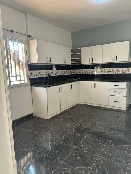 Appartement 5 ch. à louer — Ambohijanaka - photo 3