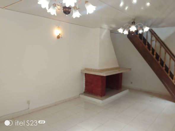 Maison 4 ch. à louer — Ambohibao - photo 5