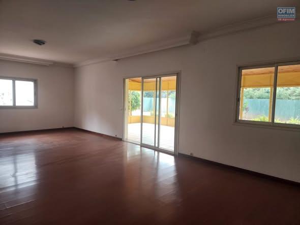 Appartement 5 ch. à louer — Ambohitrimanjaka - photo 4