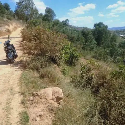 Terrain 1 600 m² à vendre — Anosiala — 25 600 000 Ar | Fonenako