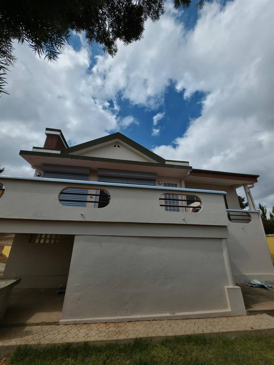 Maison de standing 3 chambres 594 m² — Faravohitra Avaratra, Antananarivo - photo 1