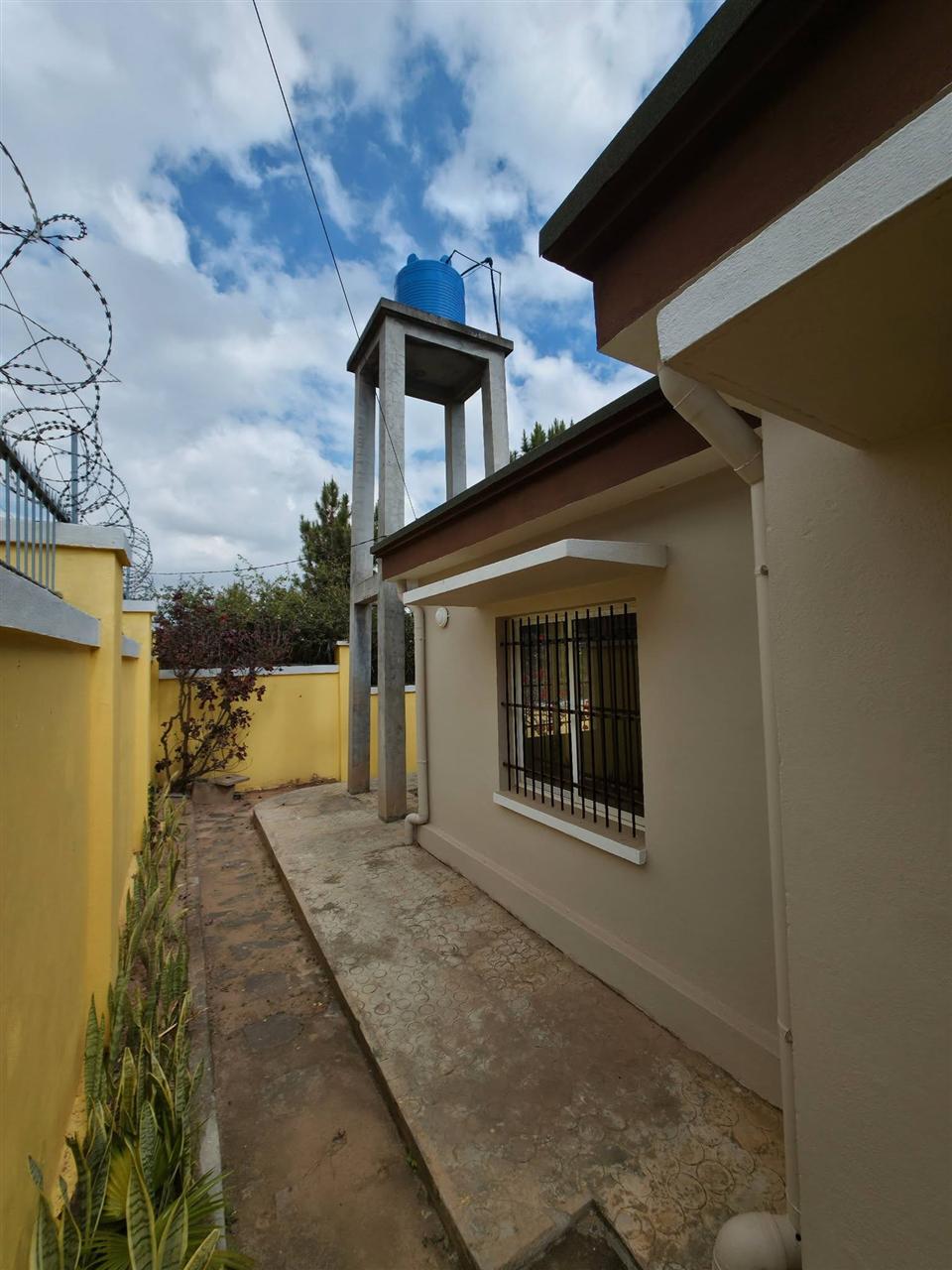 Maison de standing 3 chambres 594 m² — Faravohitra Avaratra, Antananarivo - photo 6