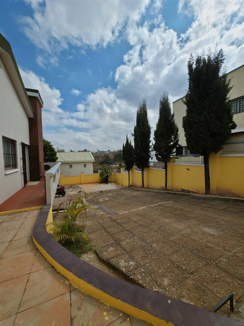 Maison de standing 3 chambres 594 m² — Faravohitra Avaratra, Antananarivo - photo 8