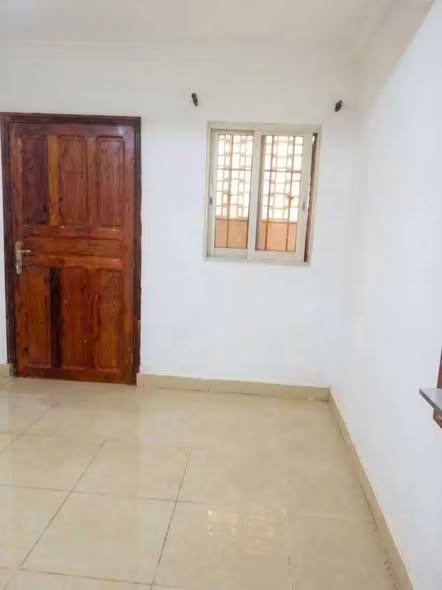 Immeuble 3 ch. à vendre — 67ha - photo 1