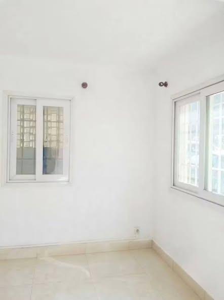 Immeuble 3 ch. à vendre — 67ha - photo 2