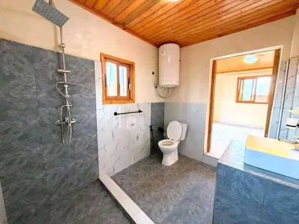 Appartement 2 ch. à louer — Mandrosoa - photo 2