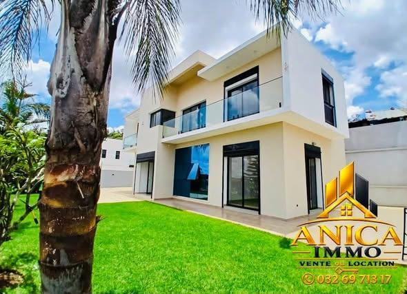 Maison 4 ch. 300 m² à vendre — Ambohimangakely - photo 2
