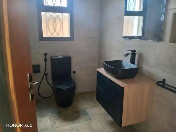 Appartement 4 ch. à louer — Andohanimandroseza - photo 4