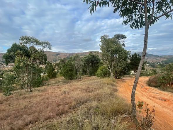 Terrain 2 500 m² à vendre — Anjeva - photo 3