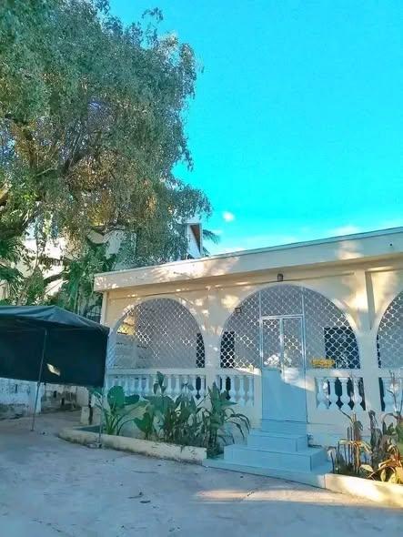 Trano Ahofa 3 ch. à louer — Mahajanga - photo 1