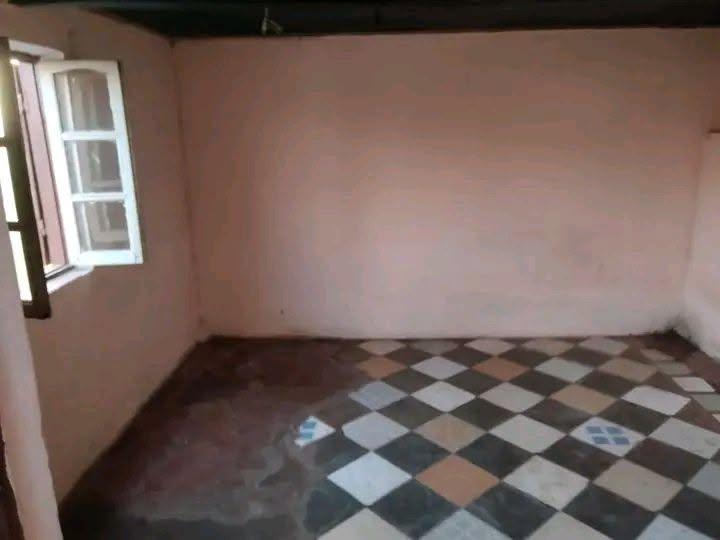 Trano ahofa 1 grande pièce avec cuisine — Ambohidroa, Antananarivo - photo 1