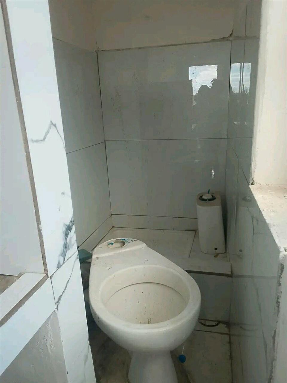 Studio à l'étage — Ankadifotsy Mandialaza, Antananarivo - photo 4