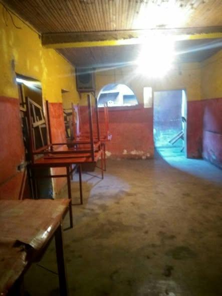 Local commercial à louer — Tanjombato - photo 3
