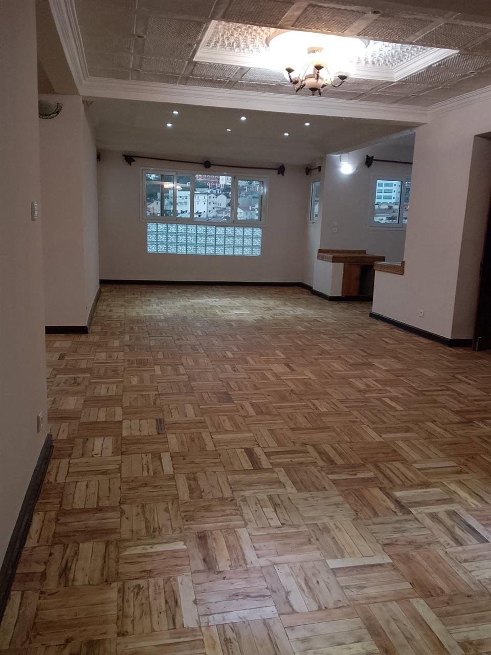 Appartement T4 3 chambres — Soavimbahoaka Ampasapito, Antananarivo - photo 1