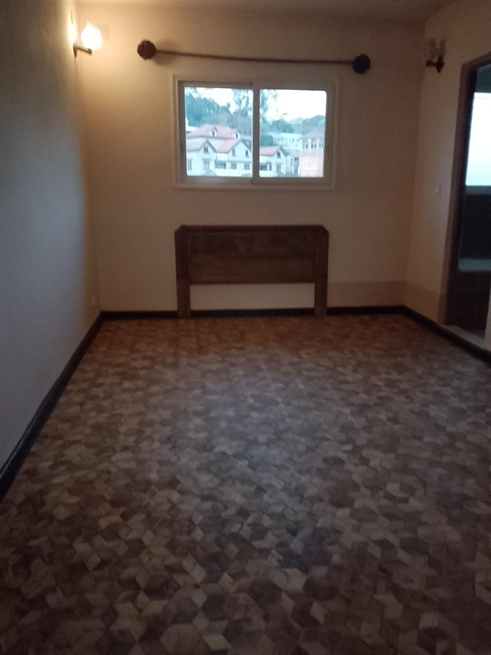Appartement T4 3 chambres — Soavimbahoaka Ampasapito, Antananarivo - photo 4