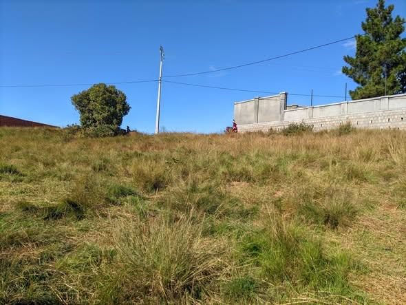 Terrain 2 700 m² à vendre — Ambohidratrimo · 25 000 Ar/m² - photo 1