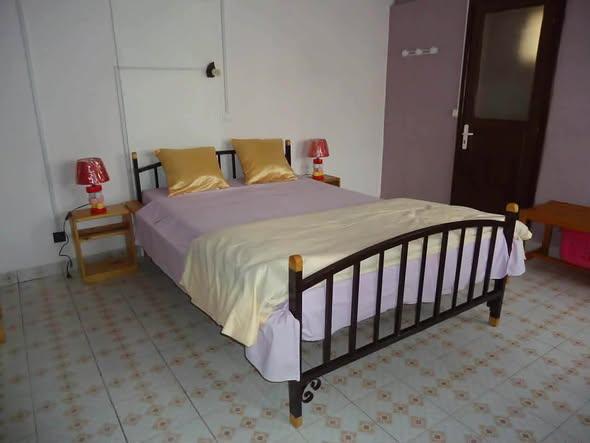 Appartement à louer — Cité Planton - photo 1