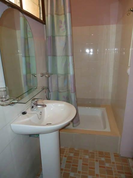 Appartement à louer — Cité Planton - photo 4