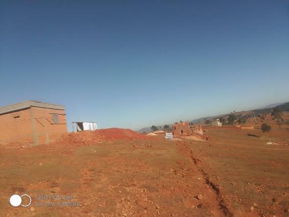 Terrain 500 m² à vendre — Ampefiloha - photo 1