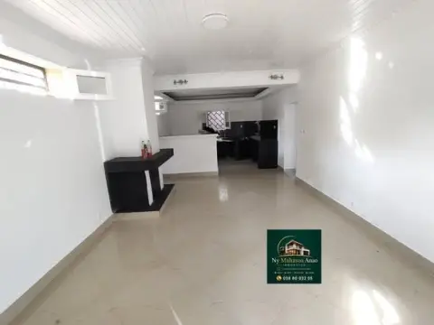 Bureau 2 pièces à louer… — 1 000 000 Ar | Fonenako