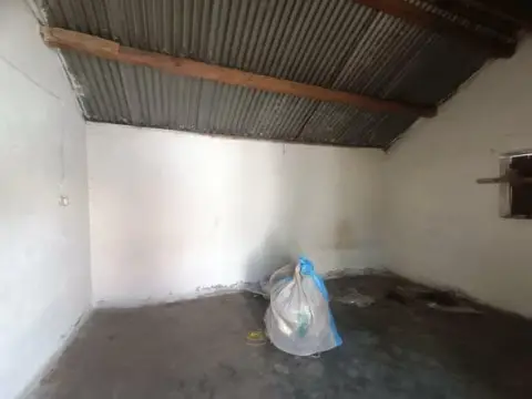 Trano Ahofa 1 ch. à louer — Toliara… — 100 000 Ar | Fonenako