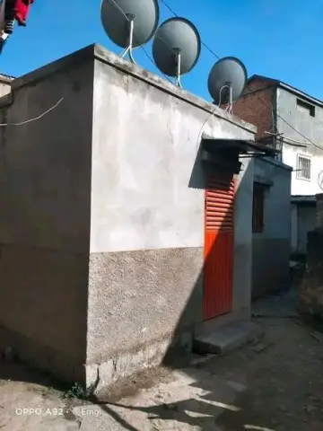 Trano Ahofa à louer — Namontana — 150 000 Ar | Fonenako