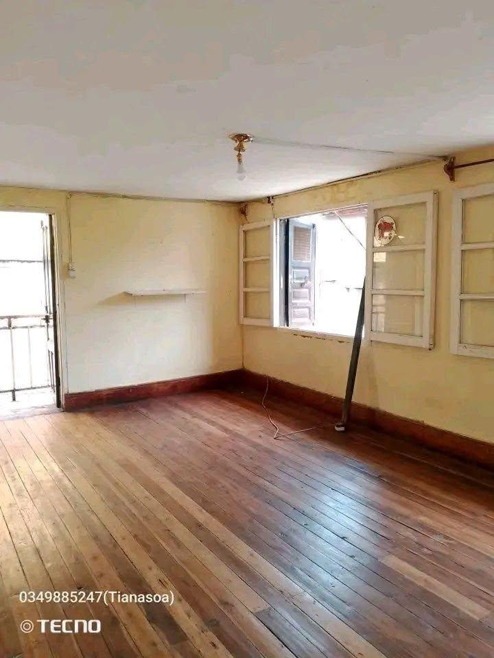 Trano ahofa 2 grandes pièces — Amboditsiry, Antananarivo - photo 2