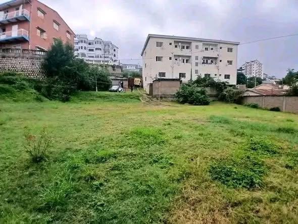 Terrain 660 m² à vendre — Analamahitsy - photo 2