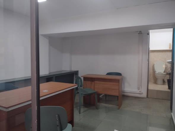 Bureau 1 ch. à louer — Ampefiloha - photo 1