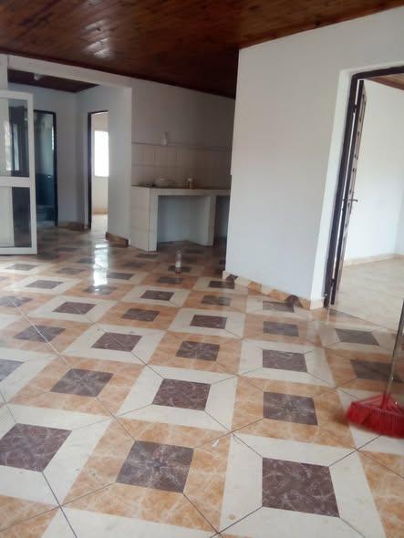 Maison 2 ch. à louer — Ambatoroka - photo 2