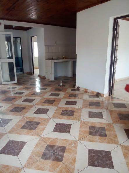 Maison 2 ch. à louer — Ambatoroka - photo 3