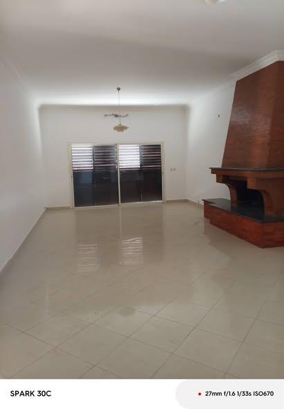 Maison 6 ch. à louer — Ambohibao - photo 4